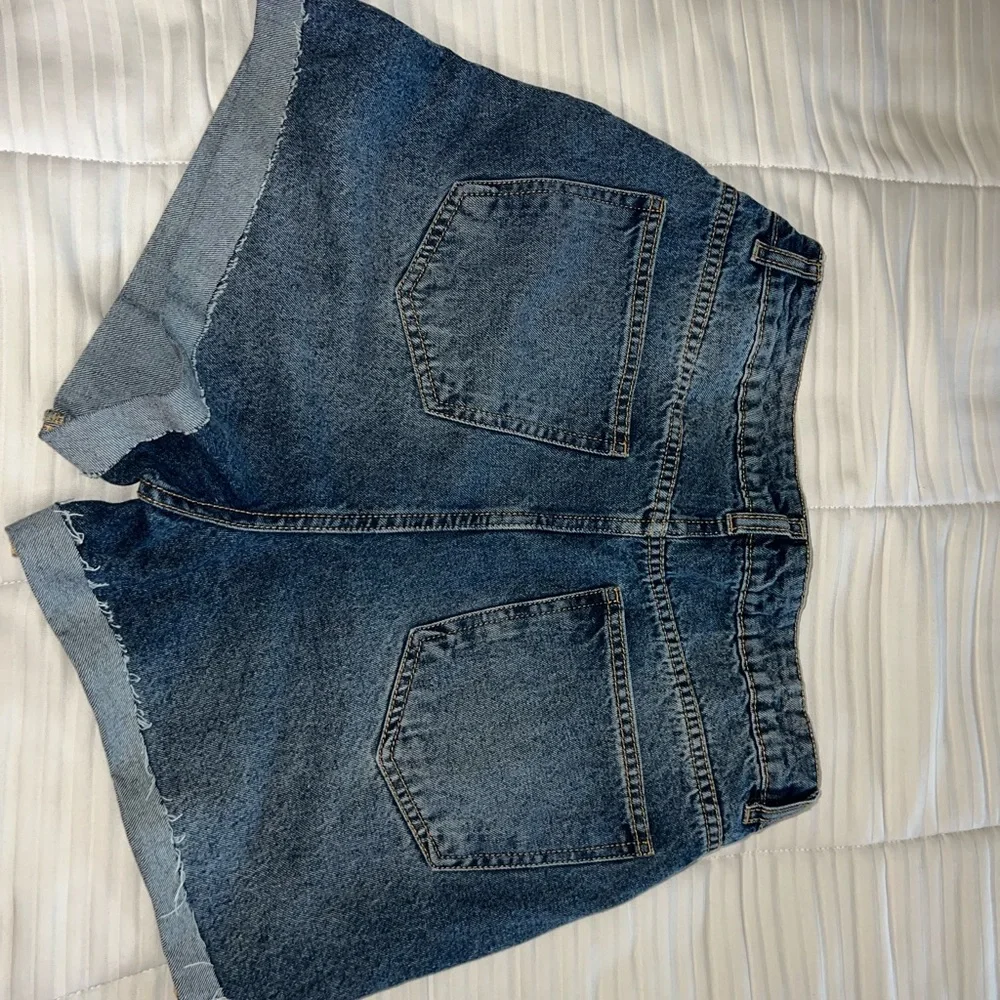Refuge Women's Jean‎ Mom Shorts - Dark Blue